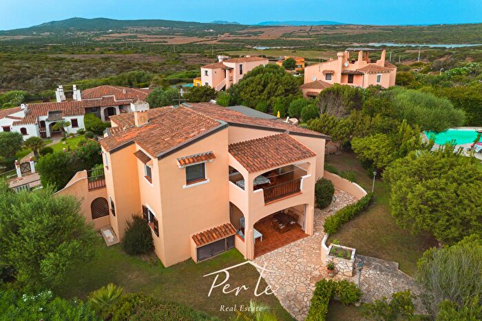 Appartamento trilocale in vendita in Via Limbara b, Stintino