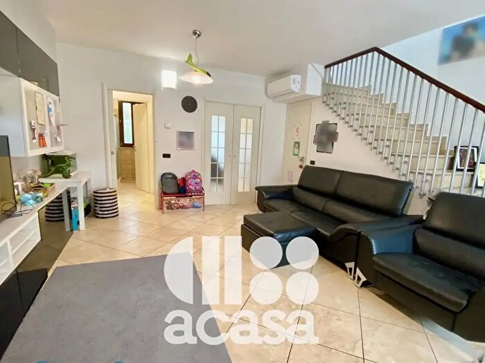 Casa con 5 locali in affitto in Mercato Saraceno