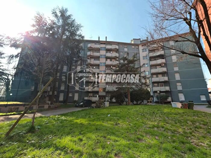 Appartamento trilocale in vendita in Viale Ungheria, Milano