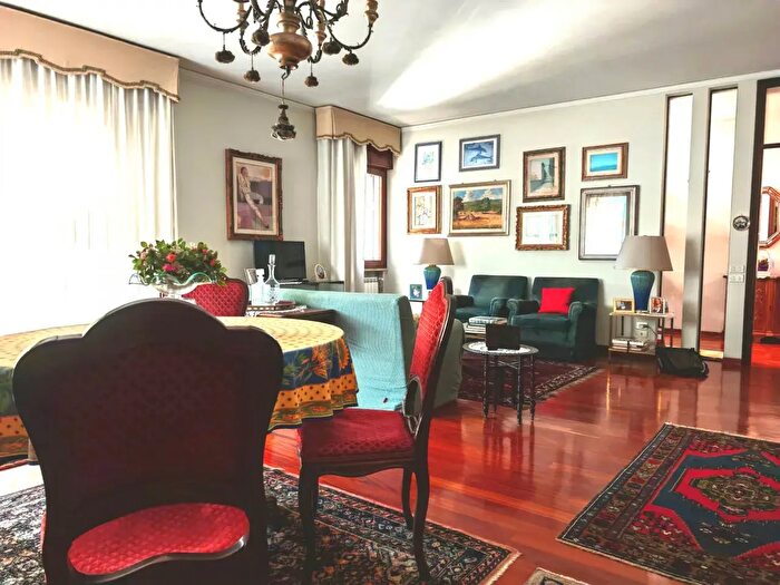 Casa con 5 locali in vendita in Rovigo