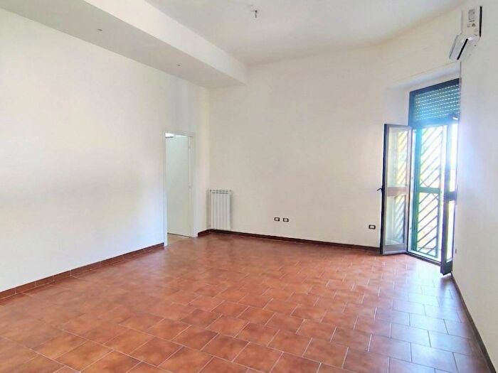 Appartamento trilocale in affitto in Traversa Privata San Severino, Arenella, Napoli