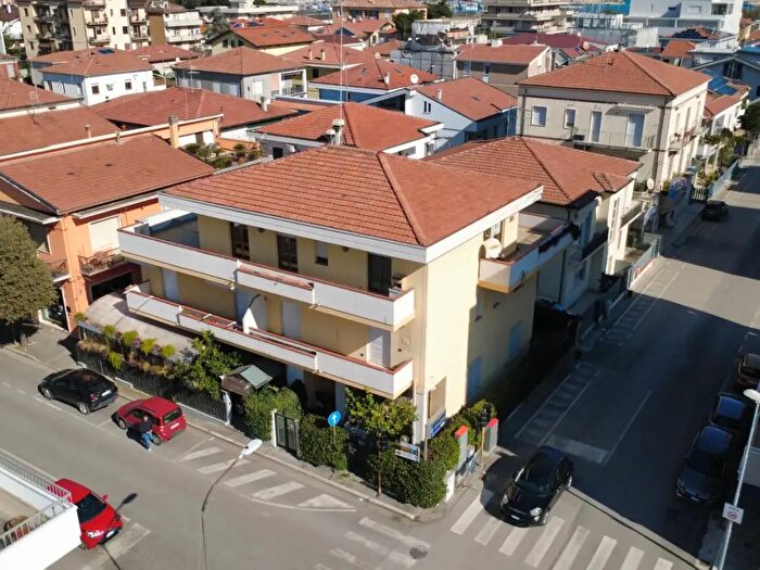 Appartamento con 5 locali in vendita in Via La Spezia a, Giulianova