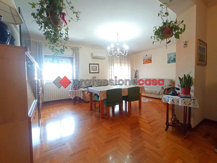 Appartamento con 5 locali in vendita in Via Giovanni Giolitti, Gravina Di Catania