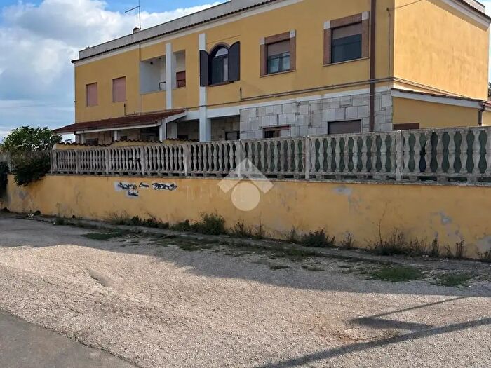 Appartamento trilocale in vendita in Via Legnano, Ardea
