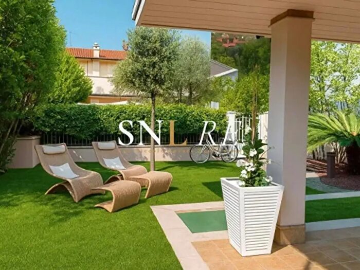 Casa con 6 locali in vendita in Via Giuseppe Mazzini, Forte Dei Marmi