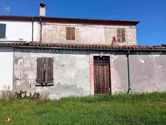 Casa quadrilocale in vendita in Via Fogliano, Roncofreddo