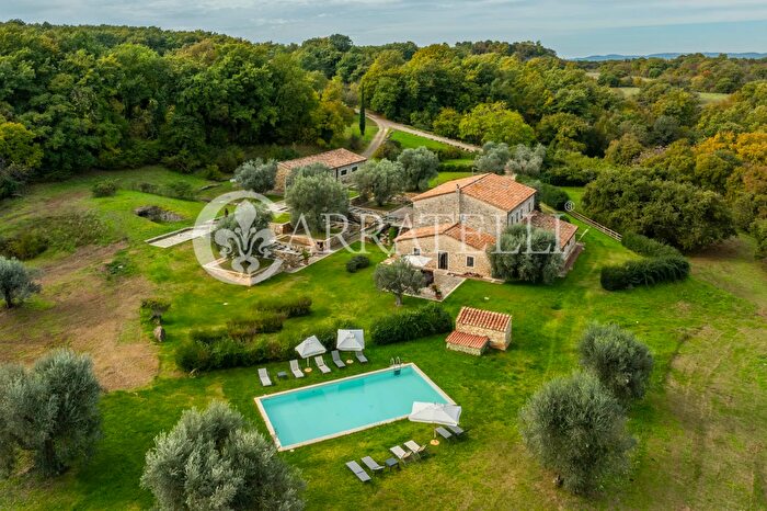 Casa con 12 locali in vendita in Jgfg Manciano Gr Italia, Manciano