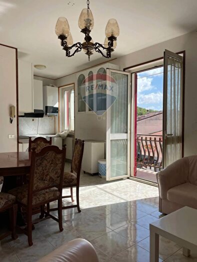 Appartamento con 8 locali in vendita in Via Isernia, Colli A Volturno