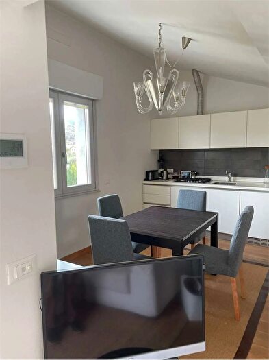 Appartamento quadrilocale in vendita in Luni