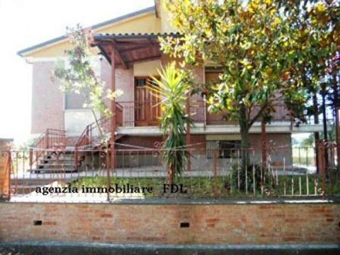 Casa con 6 locali in vendita in Crespina Lorenzana