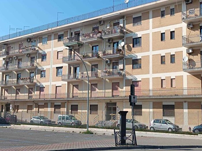 Casa con 6 locali in affitto in Viale dei Bersaglieri, Stadio, Caserta