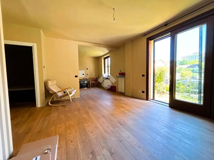 Appartamento trilocale in vendita in Via Venticinque Aprile, Arquata Scrivia