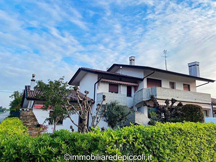 Casa con 5 locali in vendita in Eraclea