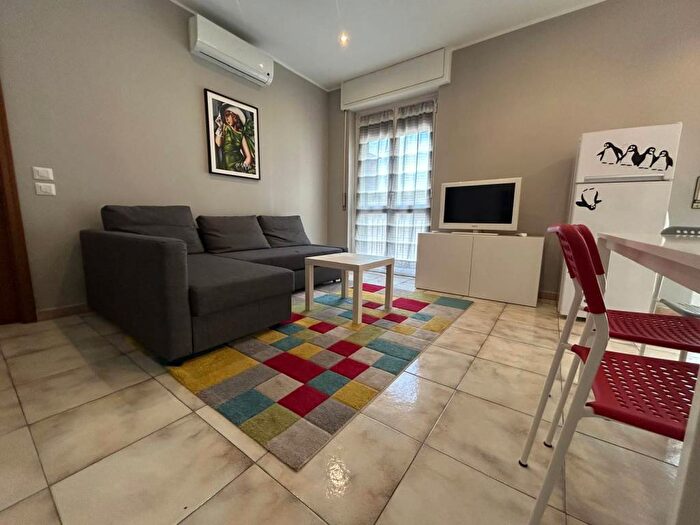 Appartamento trilocale in affitto in Viale Don Luigi Orione, Cimiano Crescenzago Adriano, Milano