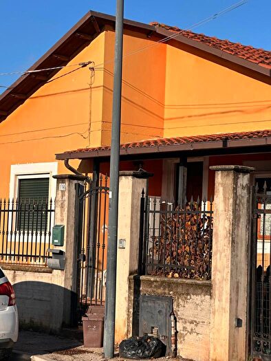 Casa quadrilocale in vendita in Via Caruscino, Avezzano