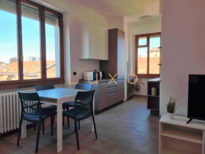 Appartamento trilocale in affitto in Via Golfo degli Aranci, Ponte Nuovo, Milano