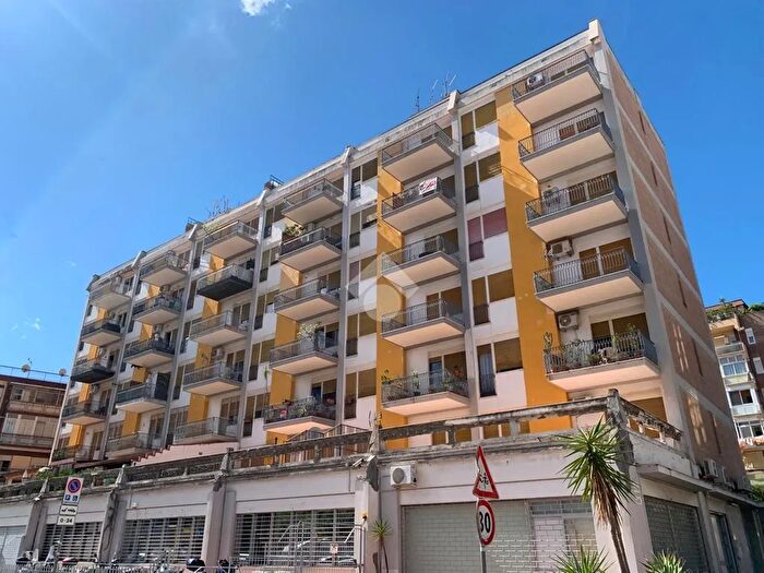 Appartamento con 6 locali in vendita in Via Donato Bramante, Palermo