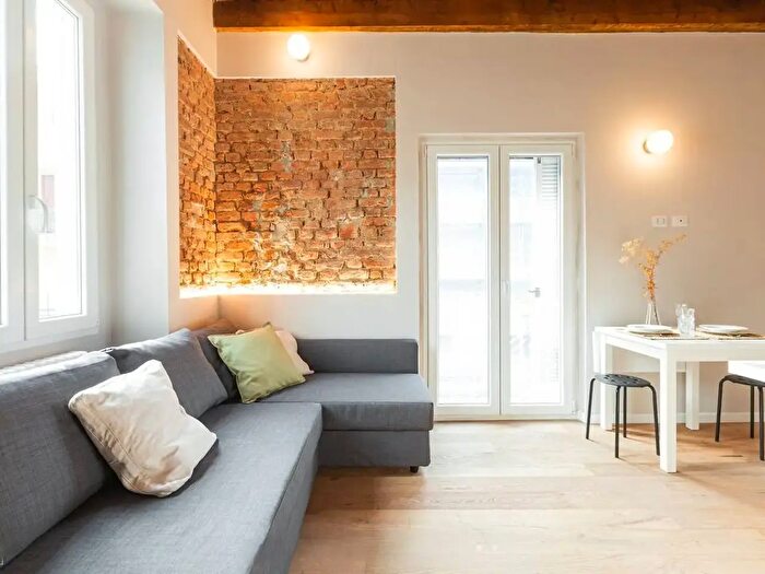 Appartamento trilocale in vendita in Via Varesina, Milano