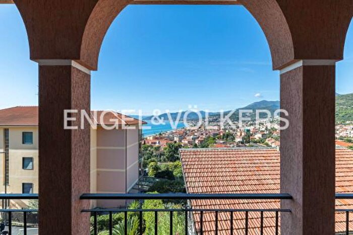 Casa con 5 locali in vendita in Via Nazario Sauro, Borgio Verezzi