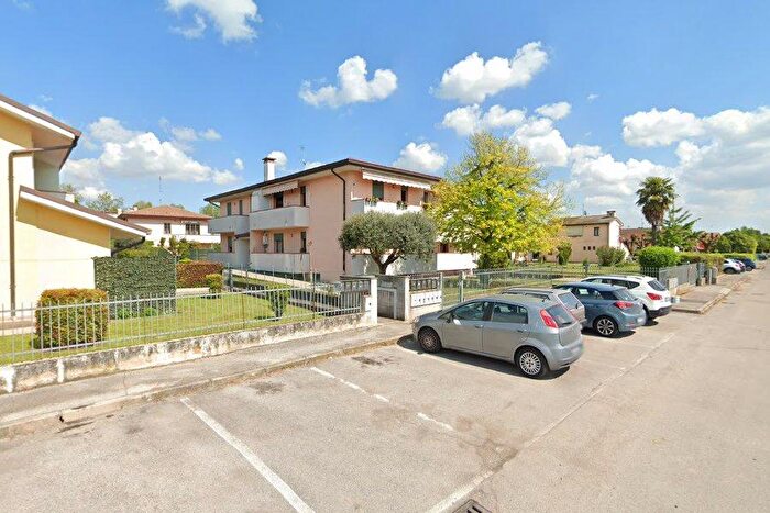 Appartamento trilocale in vendita in Via Padre Amedeo Ruzzon, Arre