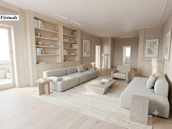Appartamento con 6 locali in vendita in Via Fulvio Tomassucci, Mostacciano, Roma