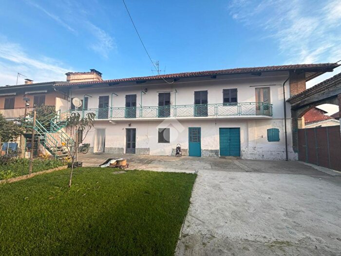 Casa con 7 locali in vendita in Via Tripoli, Castagnole Piemonte