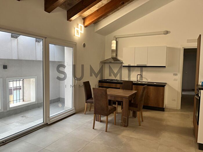 Appartamento trilocale in vendita in Via Pasubio, Schio