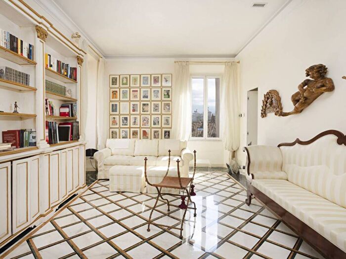 Appartamento trilocale in affitto in Via dei Chiavari, Largo Argentina, Roma