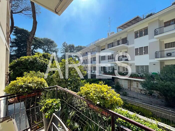 Appartamento trilocale in vendita in Viale dei Campioni, Roma