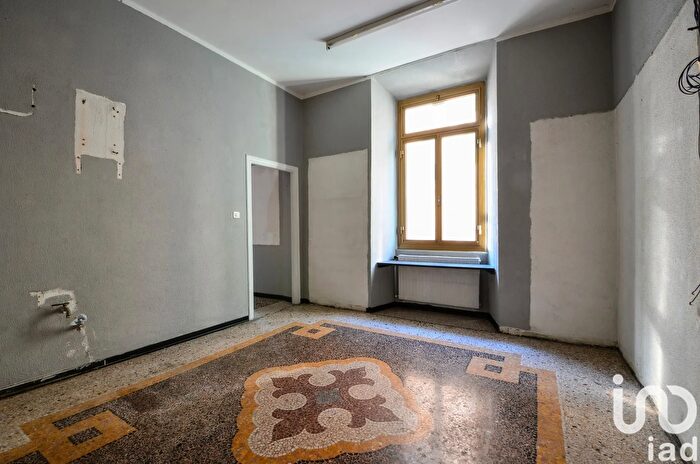 Appartamento con 6 locali in vendita in Via Guidobono, Savona