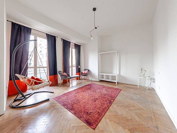 Appartamento quadrilocale in affitto in Via Ariberto, Corso Genova, Milano
