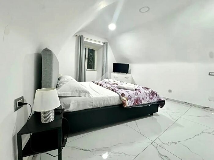 Appartamento monolocale in affitto in Via del Formale, Napoli