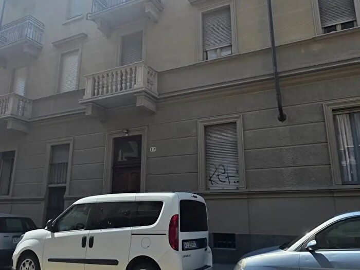 Appartamento trilocale in vendita in Torino