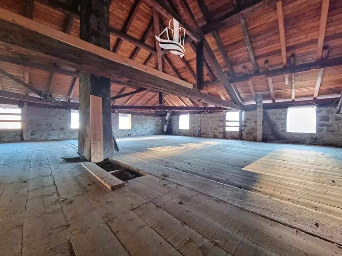 Appartamento con 6 locali in vendita in Centro Vadena, Vadena