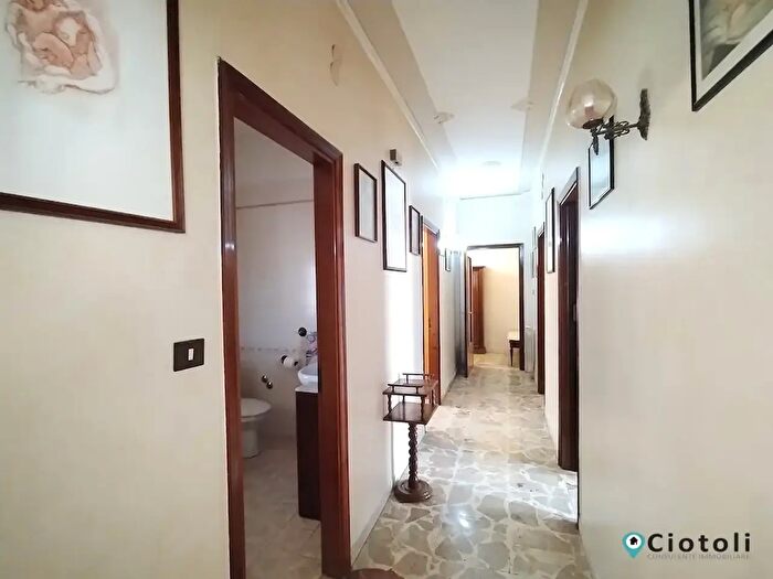Appartamento con 5 locali in vendita in Viale Santa Panagia, Siracusa