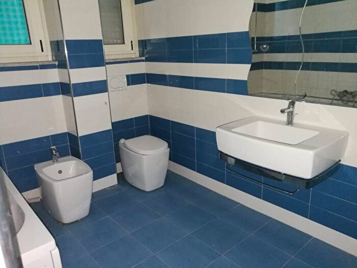 Appartamento trilocale in affitto in Piazza Genova, Alessandria