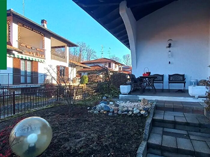 Casa quadrilocale in vendita in Via Mazzini, Mornago