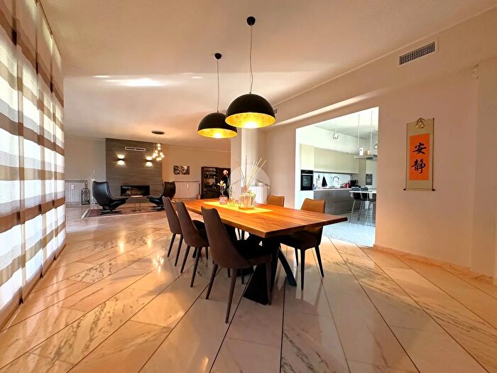 Casa con 5 locali in vendita in Viale della Repubblica, Santo Stefano Ticino