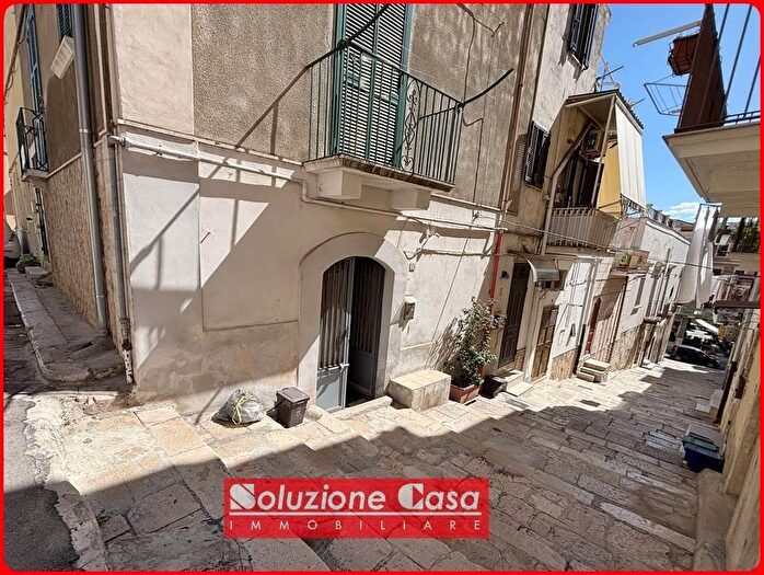 Casa trilocale in vendita in Via Potenza, Canosa Di Puglia