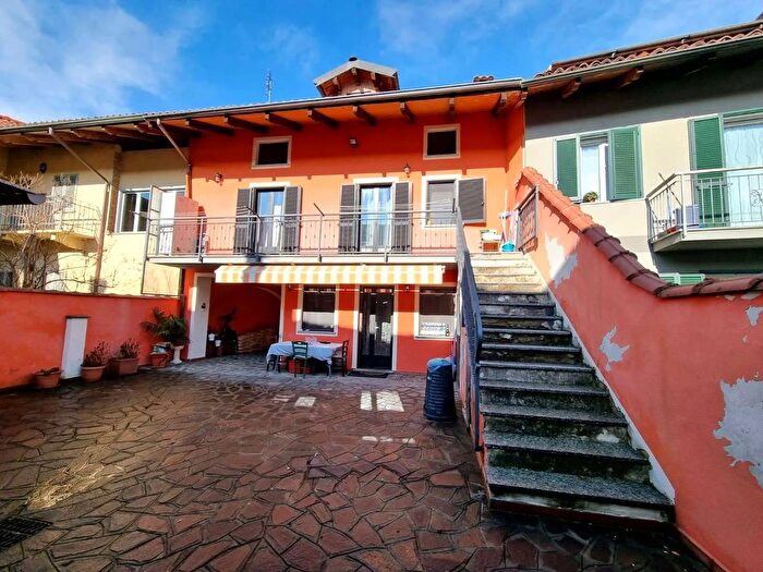 Casa quadrilocale in vendita in Vicolo Pastrengo, Montanaro