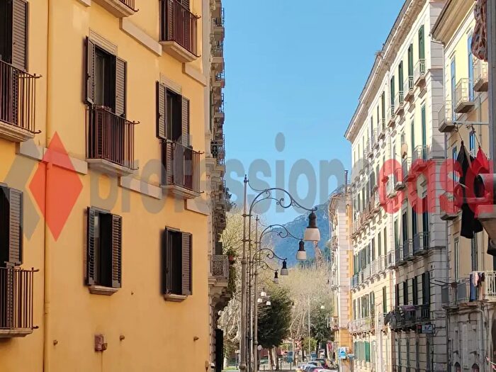 Appartamento con 5 locali in vendita in Via Indipendenza, Salerno