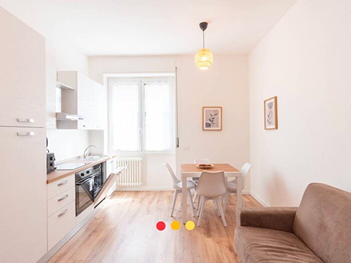 Appartamento trilocale in affitto in Via SantAlessandro Sauli, Pasteur, Milano