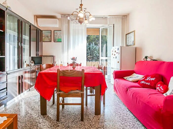 Appartamento trilocale in vendita in Viale Cà Granda, Milano