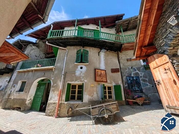 Casa con 5 locali in vendita in Usseaux