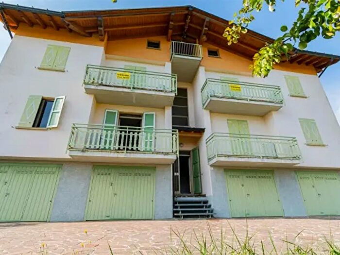 Casa con 6 locali in vendita in Via Giuseppe Verdi, Serina