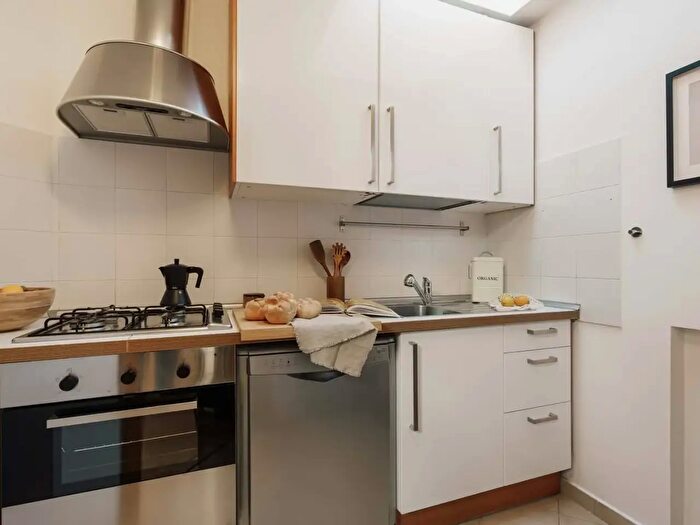 Appartamento monolocale in affitto in Via Alberto da Giussano, Milano