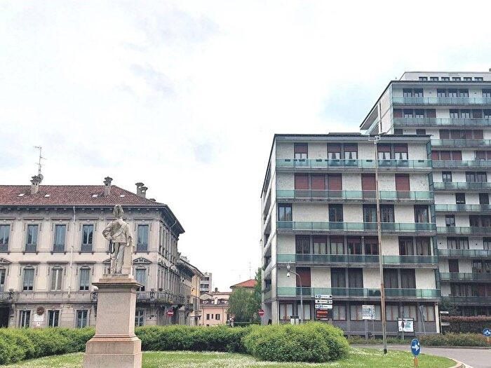 Appartamento bilocale in affitto in Via Carlo Alberto, Centro Storico, Monza