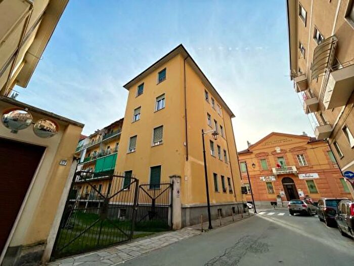 Appartamento trilocale in vendita in Via Fratelli Moiso, Acqui Terme