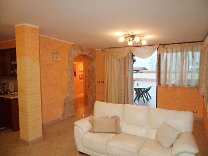 Appartamento quadrilocale in vendita in Aci Catena