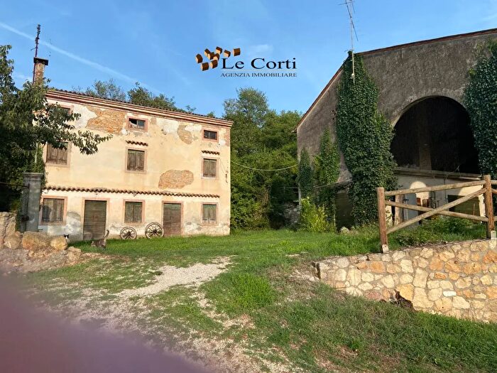 Casa quadrilocale in vendita in Lonigo